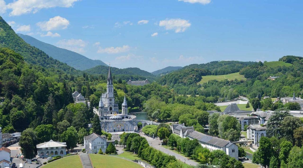 Family Saint Vincent - 2 Pers - 100m Gare - Wifi